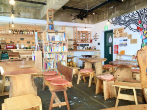 Social Book Cafe ハチドリ舎